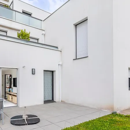Apartment Canon Proche De La Gare Maritime Au Rdc Vannes